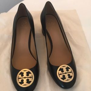 Black Tory Burch shows new never wore